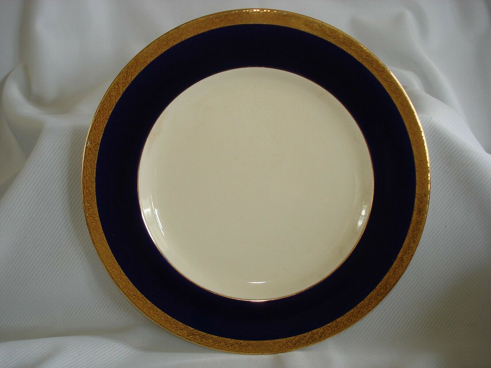 Six Crown Ducal Dinner Plates Dark Blue With Gold Rims 1934