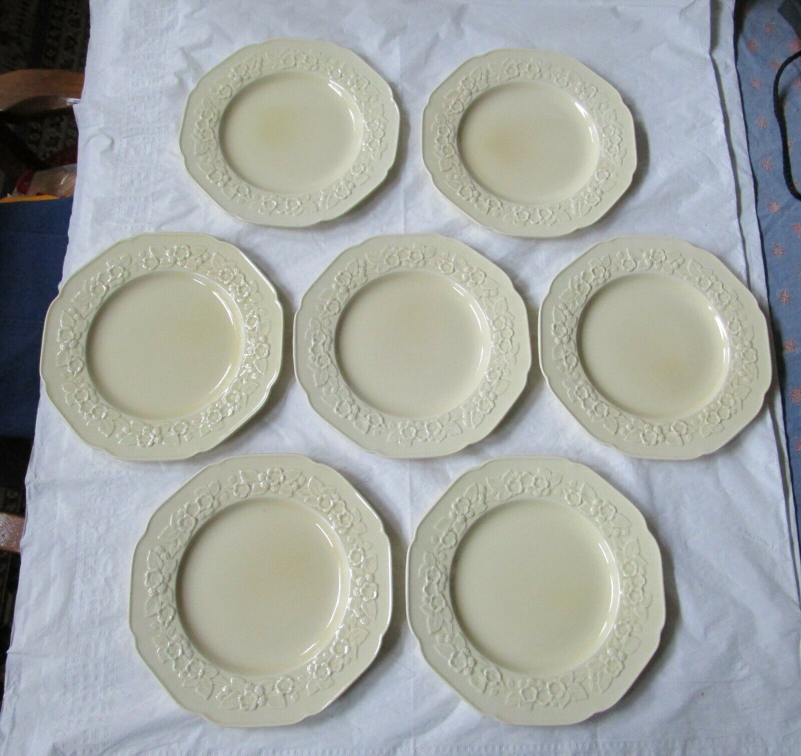 Set Of 7 Crown Ducal Gainsborough 8-7/8" Luncheon Plates, Off-white (c. 1930s)